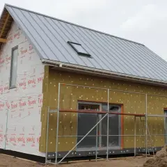 Czym ocieplić dom szkieletowy, aby uniknąć wysokich kosztów?