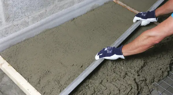 Jaki cement na wylewki w domu? Kryteria wyboru rodzaju i proporcje